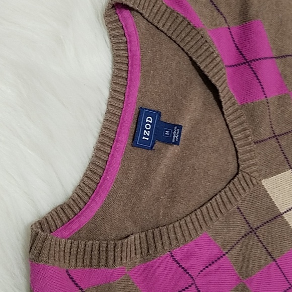 IZOD Sweater - Picture 3 of 3